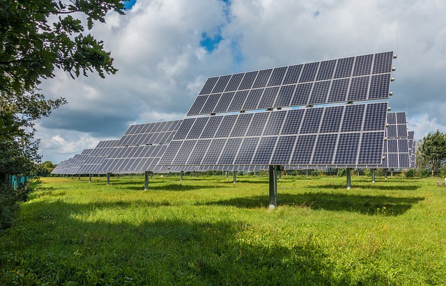 You are currently viewing Ground-Mounted Solar Panels: Pros and Cons