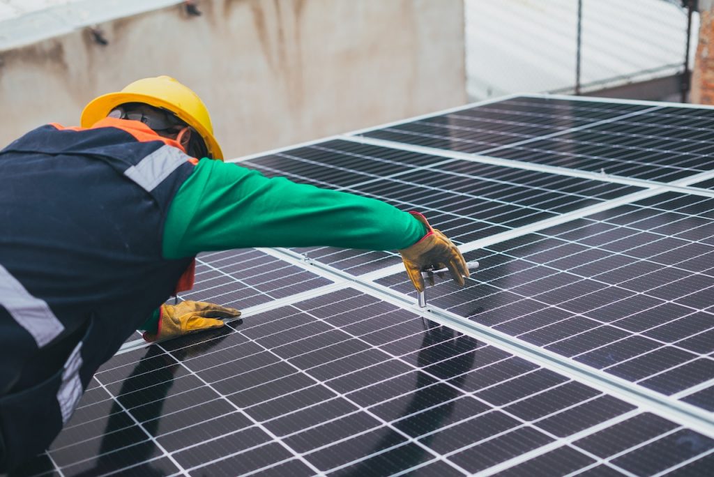 Choosing the Right Solar Panel Installation Company: What You Need to Know 3 Assess the quality of solar panels and other equipment